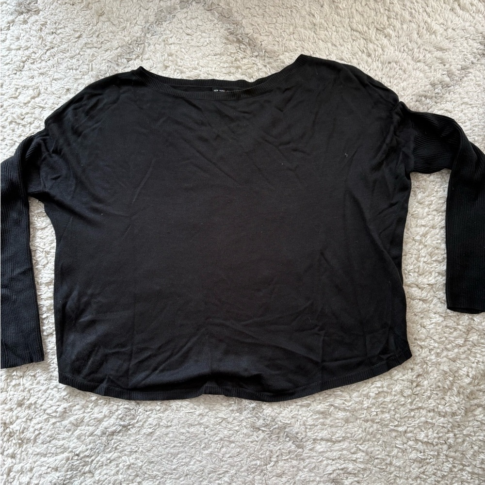 Assorted Lightweight Sweaters Size Medium - image 6